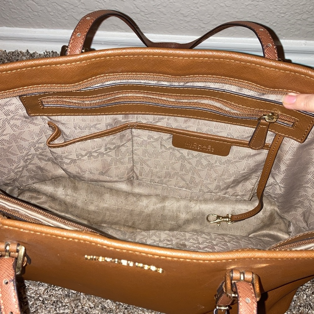 Michael kors tote - Picture 4 of 6